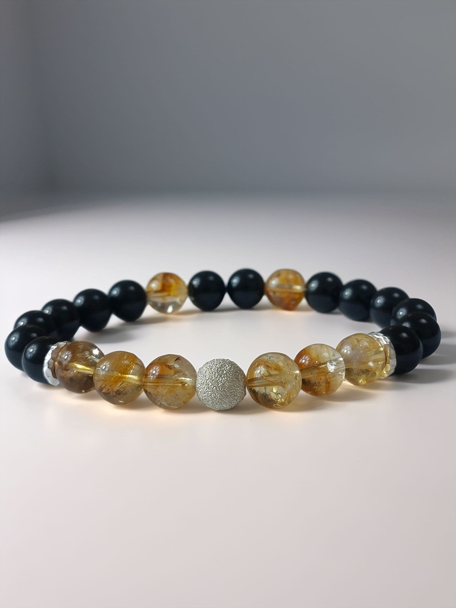 Le Souffle du Diamant : Les Rois du Vide et de la Pierre Noctua Aurum Citrine bracelet 2 min