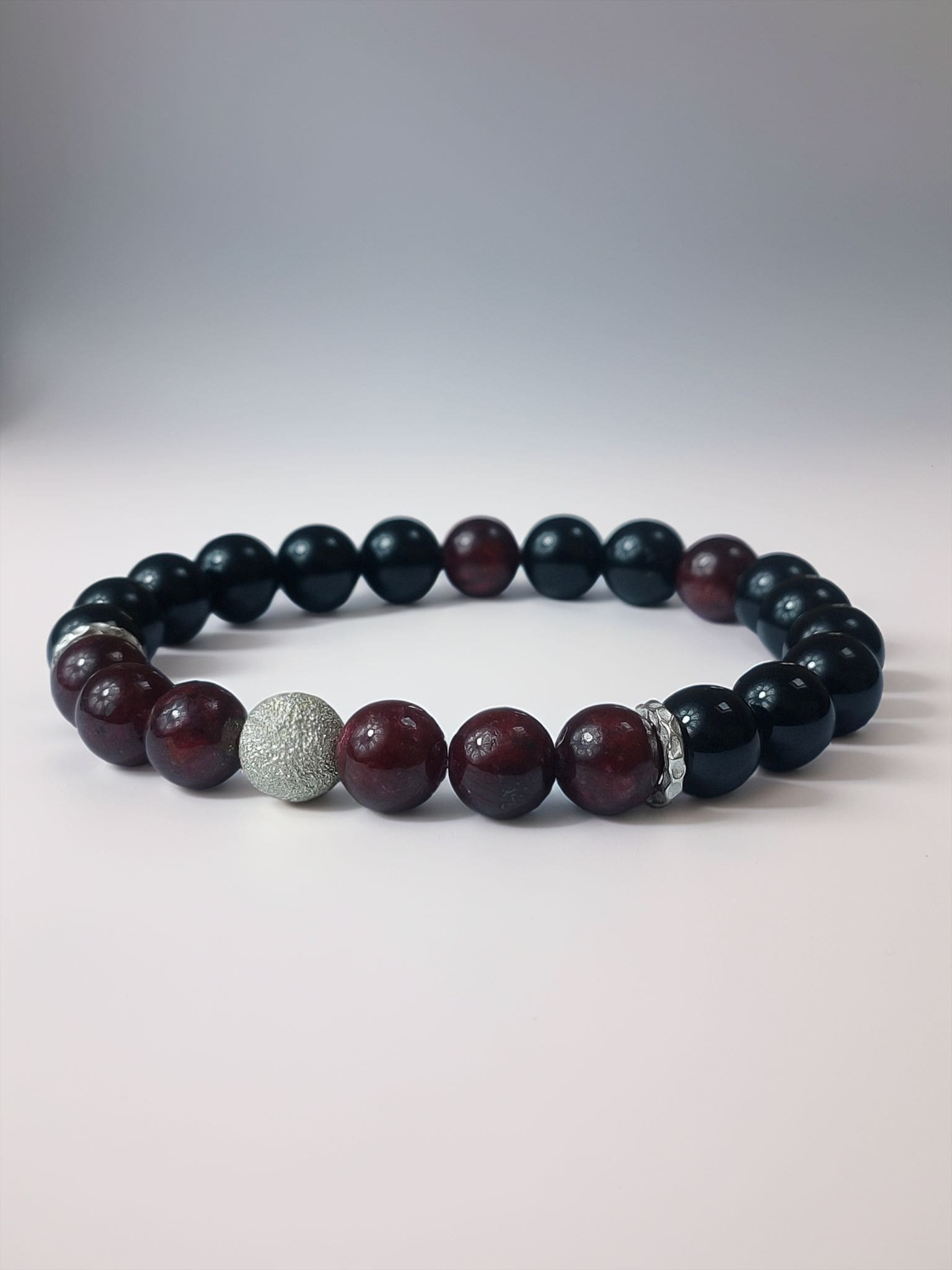 Le Souffle du Diamant : Les Rois du Vide et de la Pierre Noctua Rubra Rubis bracelet 22 min