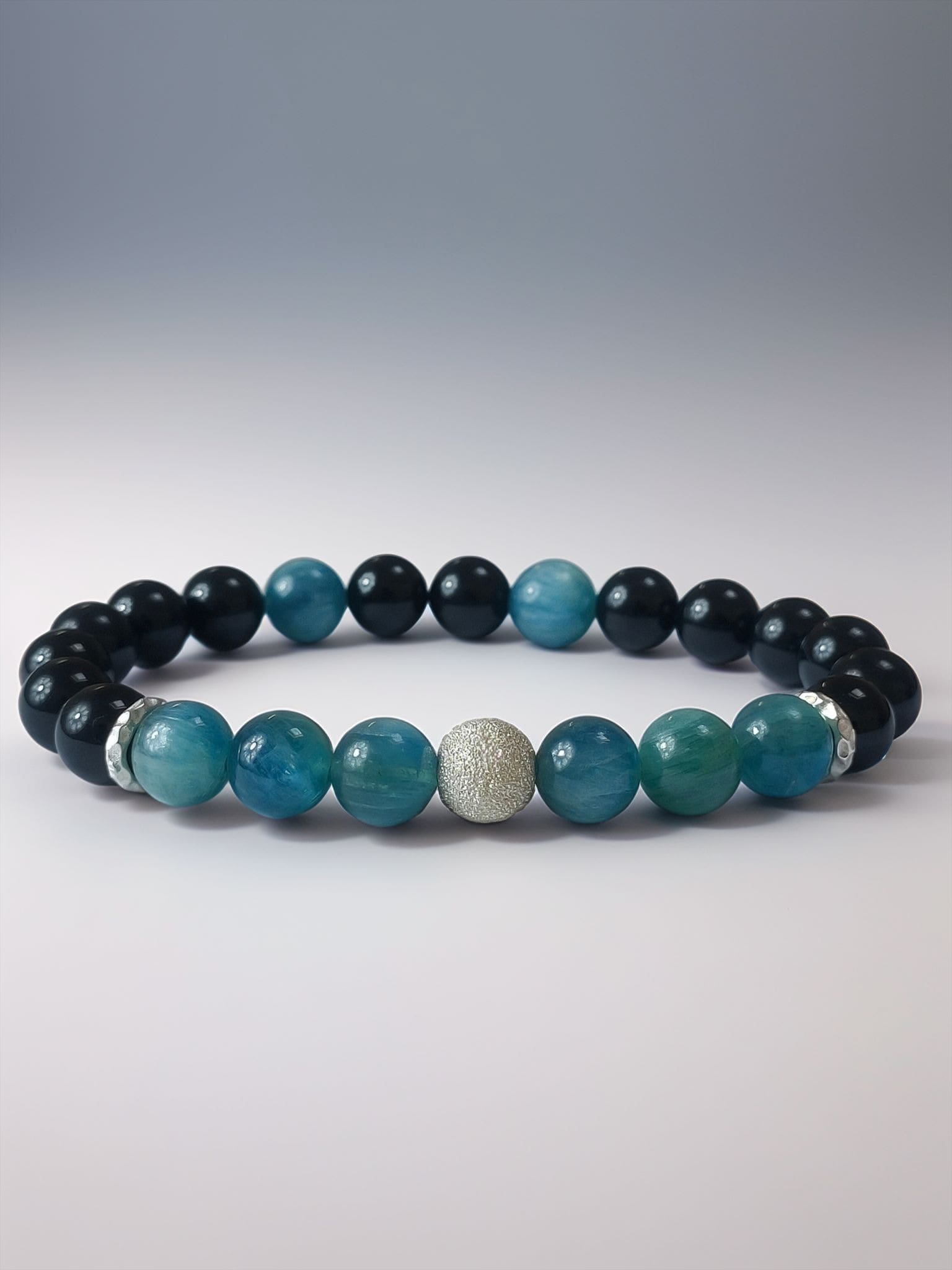 Le Souffle du Diamant : Les Rois du Vide et de la Pierre Viridia Noctua Cyanite Verte bracelet 2 min